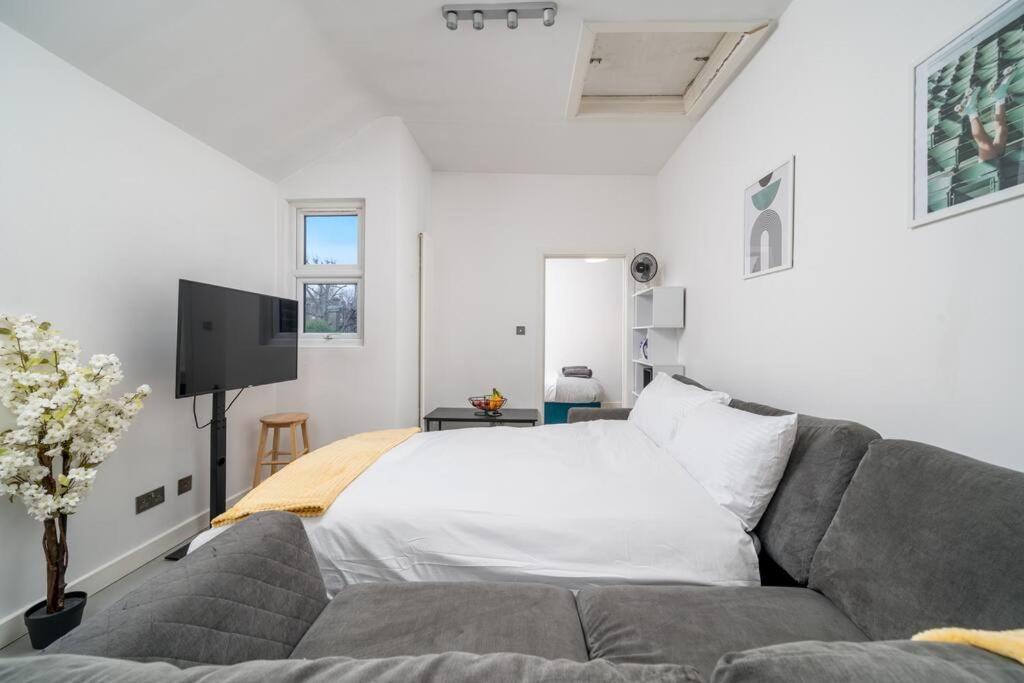New 3Bed Stylish Apartment With Amazing Transport Лондон Экстерьер фото